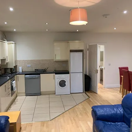 2 Bed Lägenhet